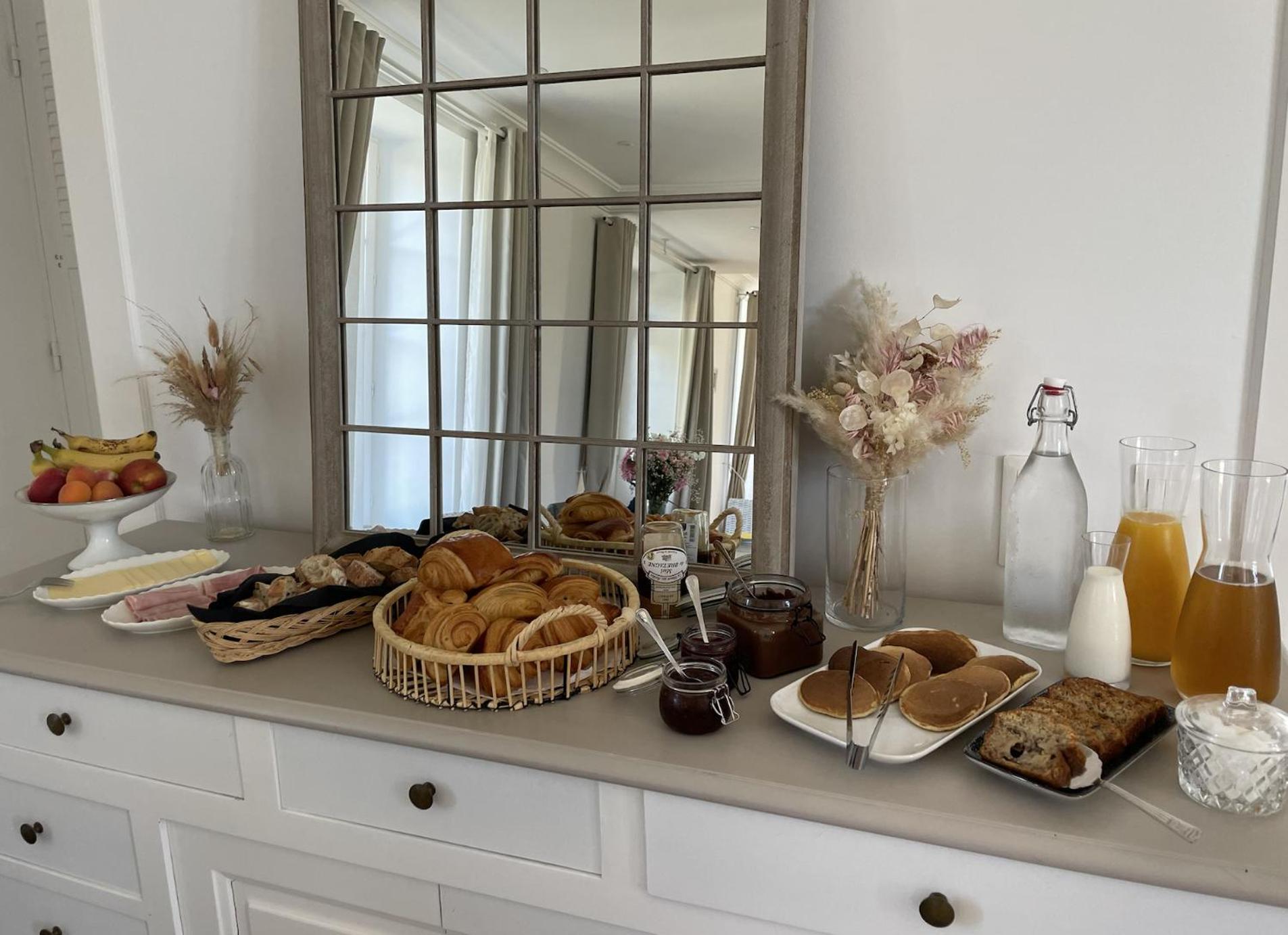 Domaine Les Jardins Darsene Bed and Breakfast Tinténiac Eksteriør billede